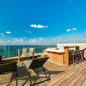 דירה Penthouse 3br + Roof + Parking - On The, חיפה